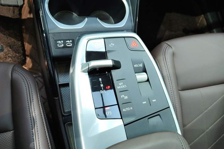 Used BMW X1 2023 sDrive25Li X Design Package Gear Lever