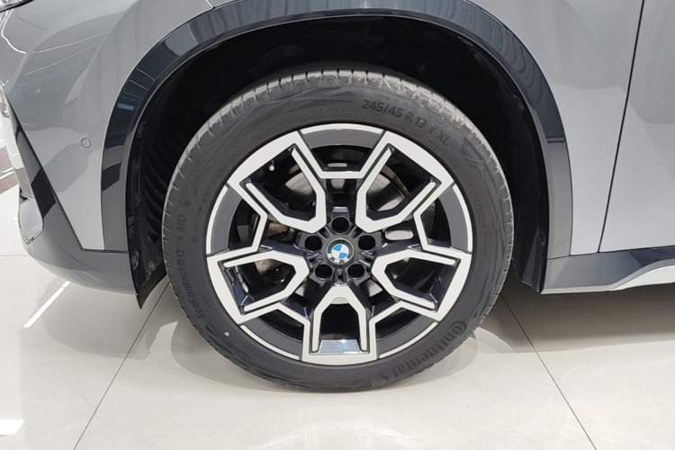Used BMW X1 2023 sDrive25Li X Design Package Left Front Wheel Hub