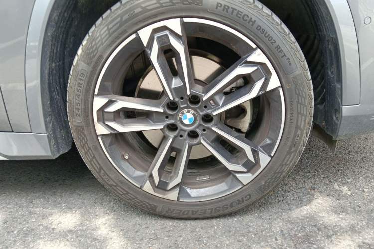 Used BMW X1 2023 sDrive25Li M Sport Package Right Front Wheel Hub