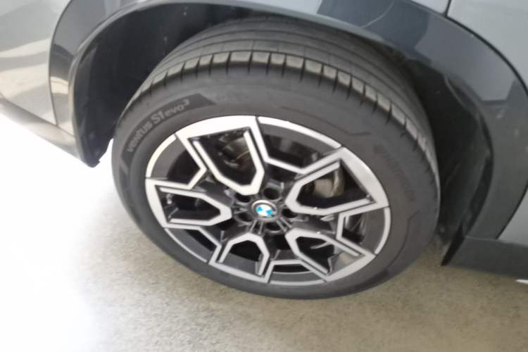 Used BMW X1 2023 sDrive25Li X Design Package Right Rear Wheel Hub