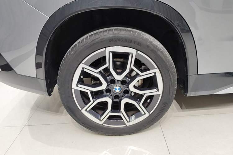 Used BMW X1 2023 sDrive25Li X Design Package Right Rear Wheel Hub