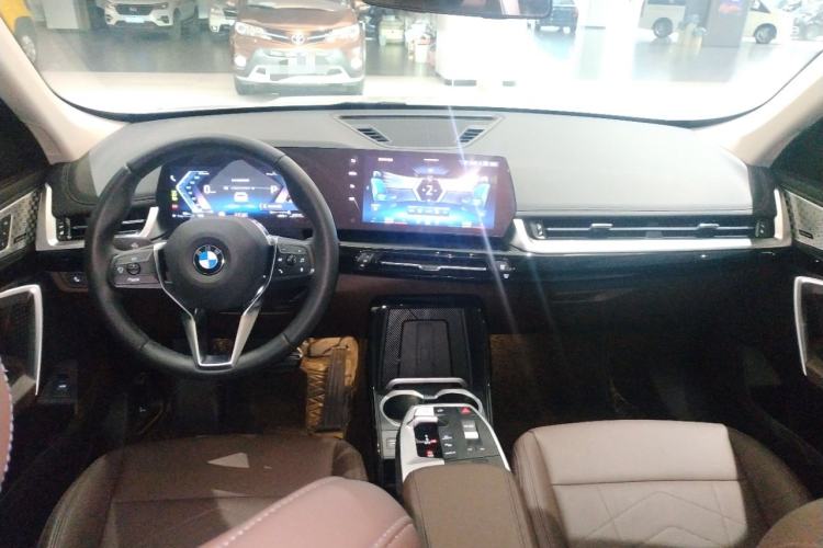 Used BMW X1 2023 sDrive25Li X Design Package Center Console