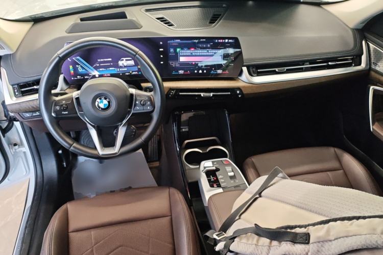 Used BMW X1 2023 xDrive25Li X Design Package Center Console