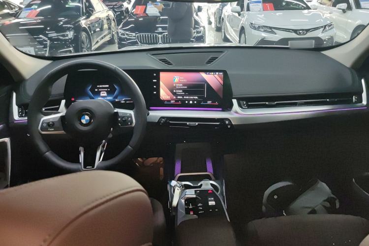 Used BMW X1 2023 sDrive25Li M Sport Package Center Console