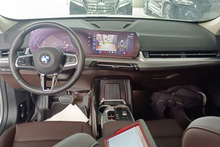 Used BMW X1 2023 sDrive25Li M Sport Package Center Console