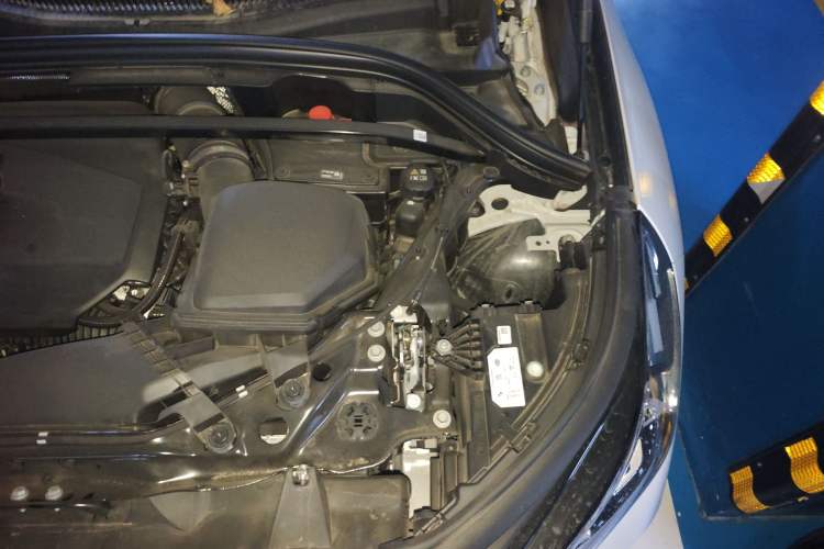 Used BMW X1 2023 sDrive20Li X Design Package Engine Bay Left