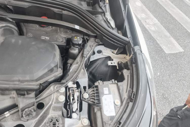 Used BMW X1 2023 sDrive25Li M Sport Package Engine Bay Left