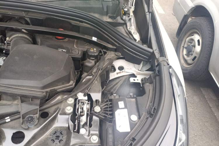 Used BMW X1 2023 sDrive25Li X Design Package Engine Bay Left