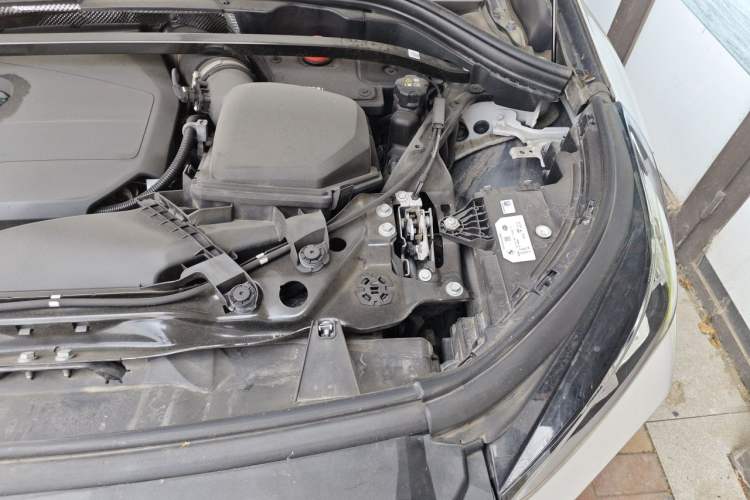 Used BMW X1 2023 sDrive25Li M Sport Package Engine Bay Left