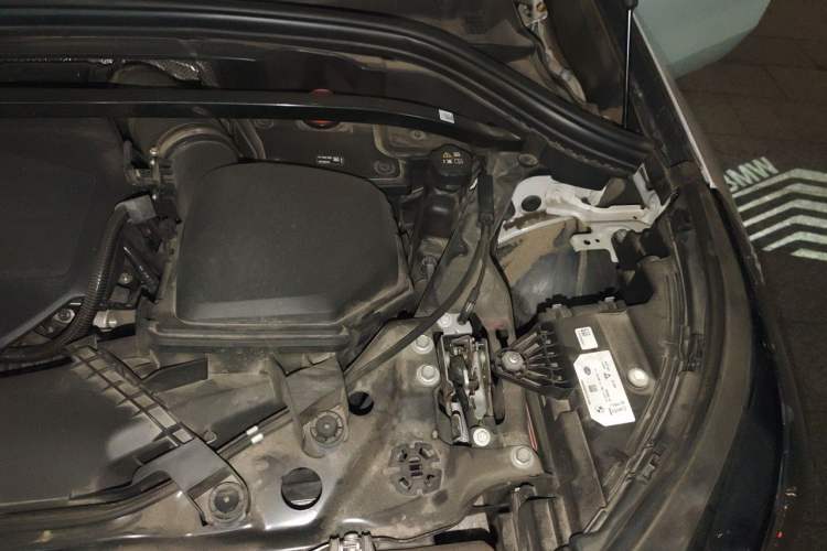 Used BMW X1 2023 sDrive20Li X Design Package Engine Bay Left