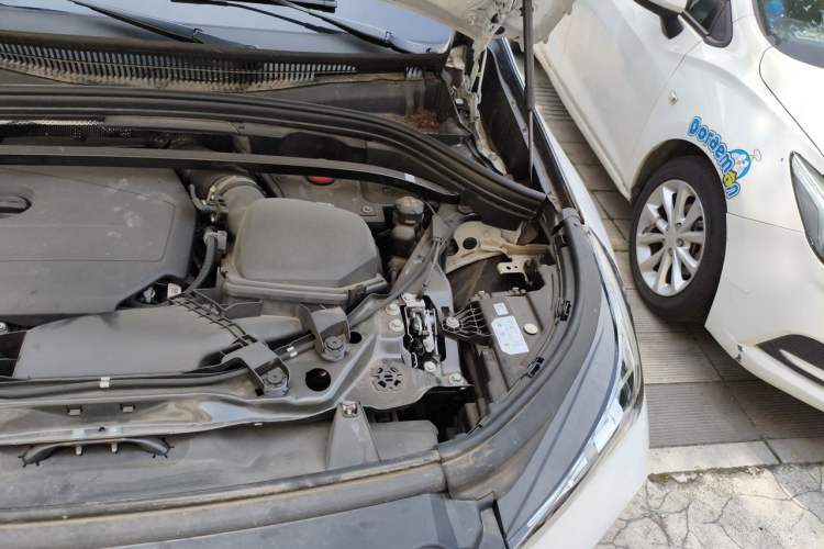 Used BMW X1 2023 xDrive25Li M Sport Package Engine Bay Left