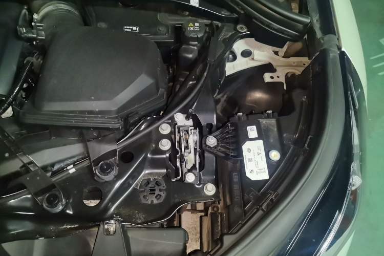 Used BMW X1 2023 sDrive20Li X Design Package Engine Bay Left