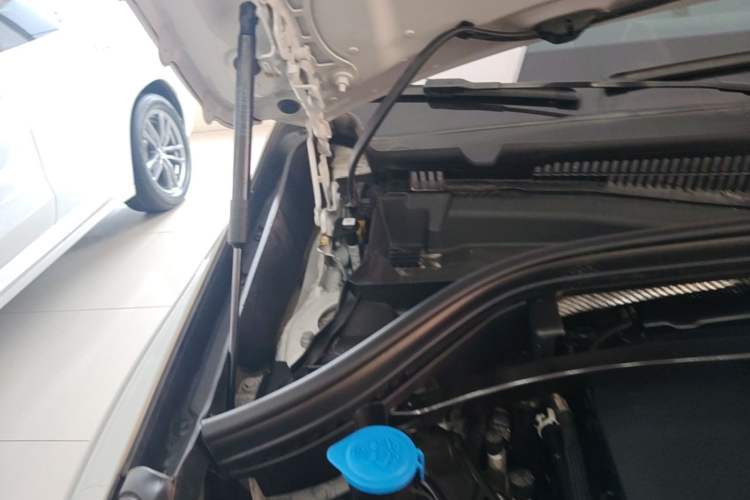Used BMW X1 2023 sDrive25Li M Sport Package Engine Bay Right