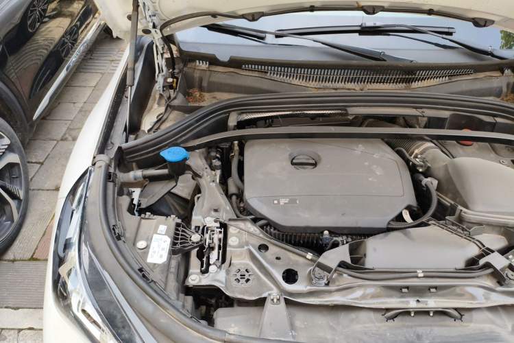 Used BMW X1 2023 xDrive25Li M Sport Package Engine Bay Right
