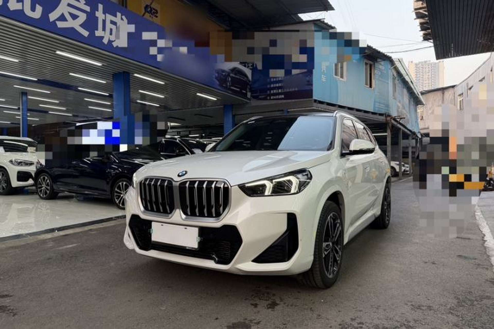 Used BMW X1 2023 sDrive25Li M Sport Package Front Left 45 Deg