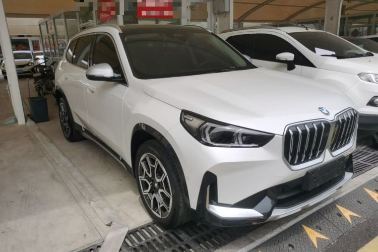 Used BMW X1 2023 sDrive25Li X Design Package Front Right 45 Deg