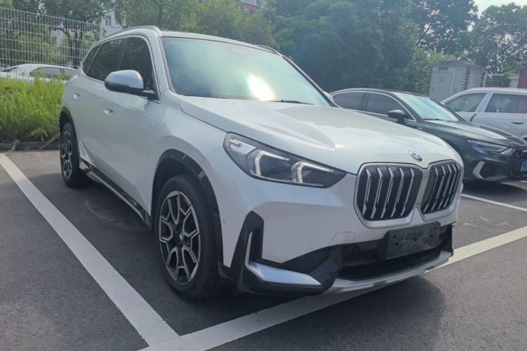 Used BMW X1 2023 sDrive25Li X Design Package Front Right 45 Deg