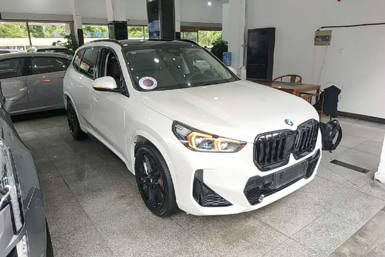 Used BMW X1 2023 sDrive25Li M Sport Package Front Right 45 Deg