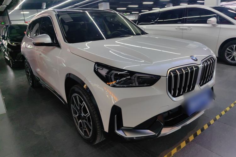 Used BMW X1 2023 sDrive25Li X Design Package Front Right 45 Deg