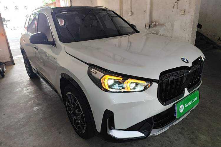 Used BMW X1 2023 sDrive25Li X Design Package Front Right 45 Deg