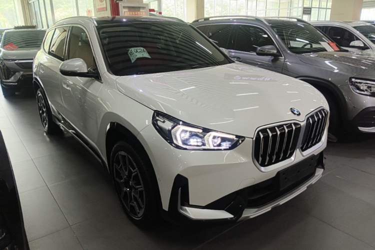 Used BMW X1 2023 sDrive25Li X Design Package Front Right 45 Deg