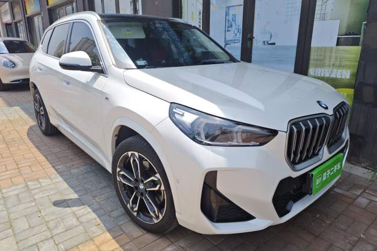 Used BMW X1 2023 sDrive25Li M Sport Package Front Right 45 Deg
