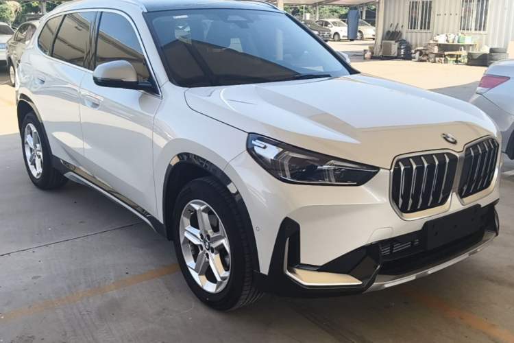 Used BMW X1 2023 sDrive20Li X Design Package Front Right 45 Deg