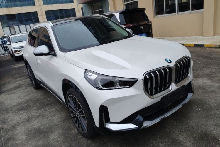 Used BMW X1 2023 xDrive25Li X Design Package Front Right 45 Deg