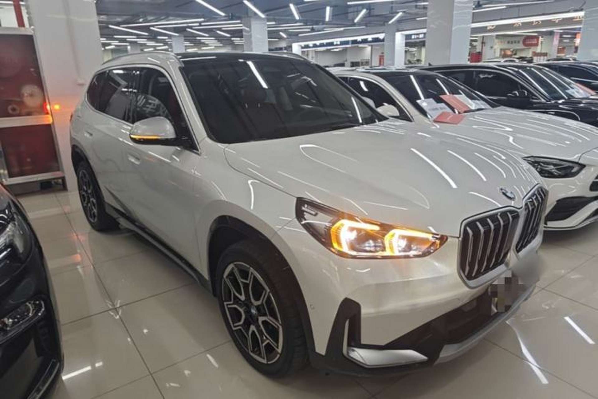 Used BMW X1 2023 sDrive25Li X Design Package Front Right 45 Deg