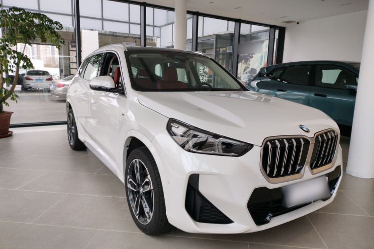 Used BMW X1 2023 sDrive25Li M Sport Package Front Right 45 Deg
