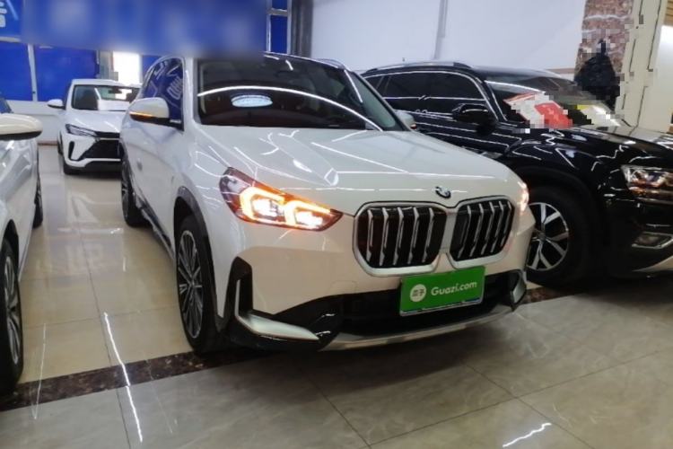 Used BMW X1 2023 xDrive25Li X Design Package Front Right 45 Deg