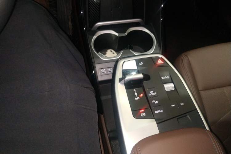 Used BMW X1 2023 sDrive25Li X Design Package Gear Lever