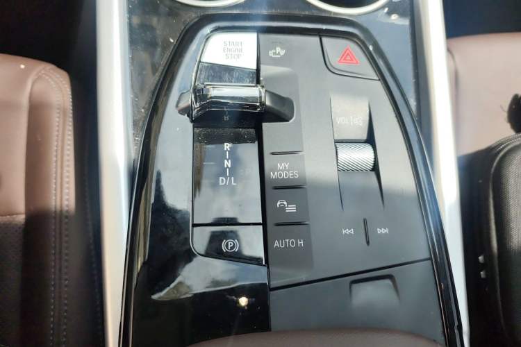 Used BMW X1 2023 sDrive25Li X Design Package Gear Lever