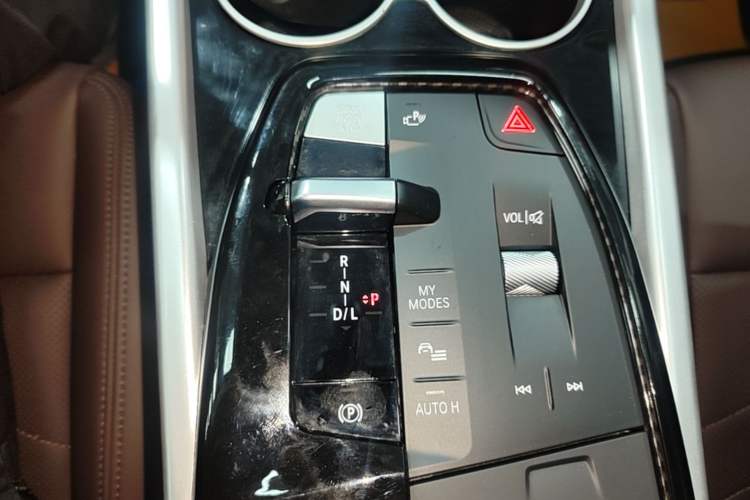 Used BMW X1 2023 xDrive25Li X Design Package Gear Lever