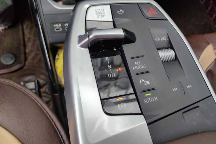 Used BMW X1 2023 sDrive25Li X Design Package Gear Lever
