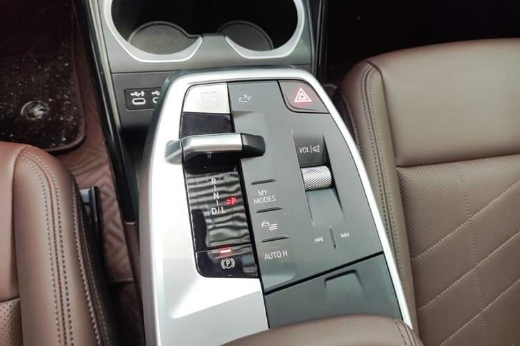 Used BMW X1 2023 sDrive25Li X Design Package Gear Lever