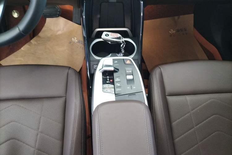 Used BMW X1 2023 xDrive25Li X Design Package Gear Lever