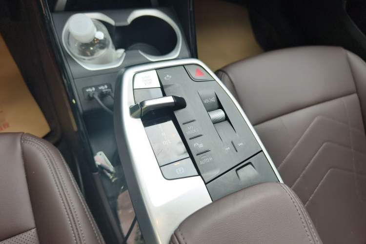 Used BMW X1 2023 xDrive25Li X Design Package Gear Lever