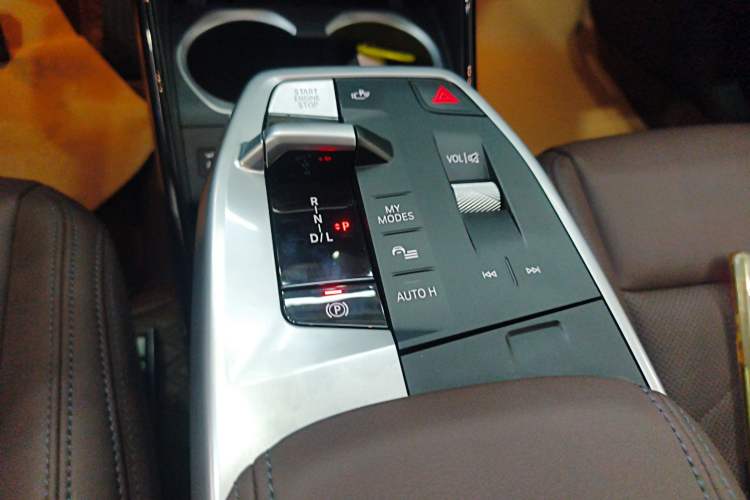 Used BMW X1 2023 sDrive25Li X Design Package Gear Lever