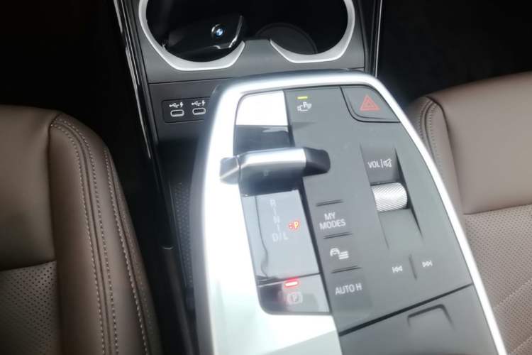 Used BMW X1 2023 xDrive25Li X Design Package Gear Lever