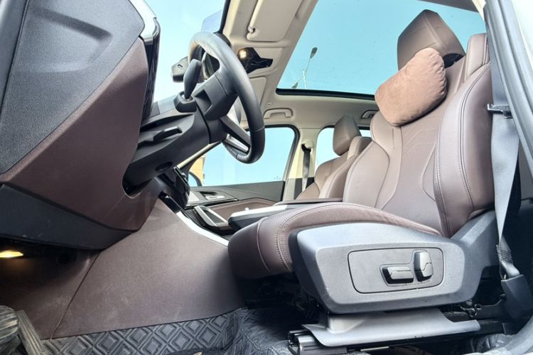 Used BMW X1 2023 sDrive25Li X Design Package Left Front Seat