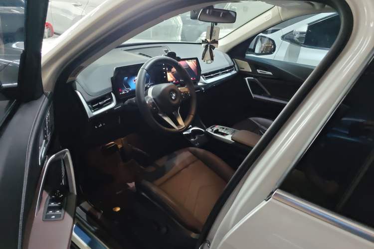 Used BMW X1 2023 sDrive25Li X Design Package Left Front Seat