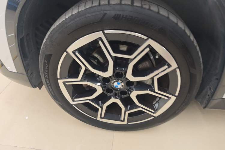 Used BMW X1 2023 sDrive25Li X Design Package Left Front Wheel Hub