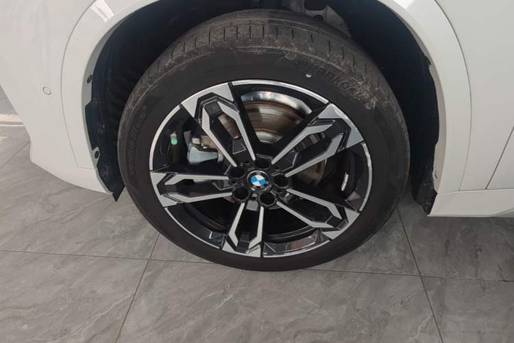 Used BMW X1 2023 sDrive25Li M Sport Package Left Front Wheel Hub