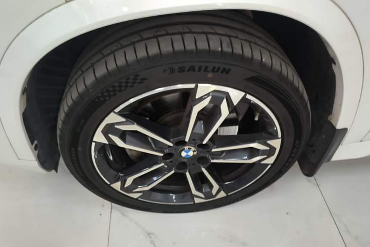 Used BMW X1 2023 sDrive25Li M Sport Package Left Front Wheel Hub