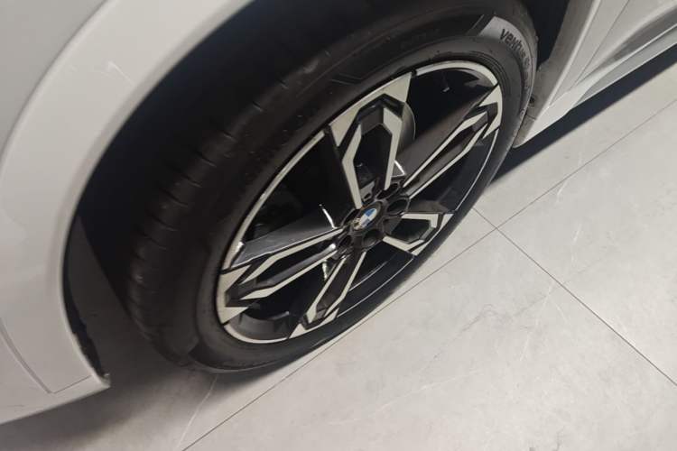 Used BMW X1 2023 sDrive25Li M Sport Package Left Front Wheel Hub