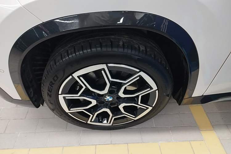 Used BMW X1 2023 sDrive25Li X Design Package Left Front Wheel Hub