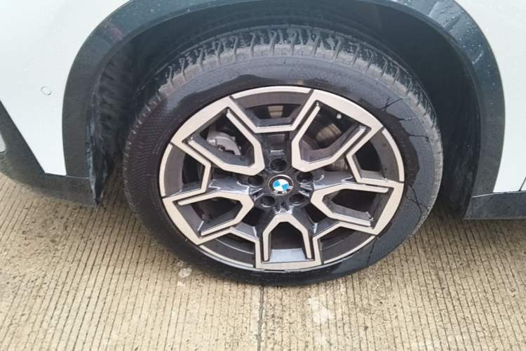 Used BMW X1 2023 sDrive25Li X Design Package Left Front Wheel Hub