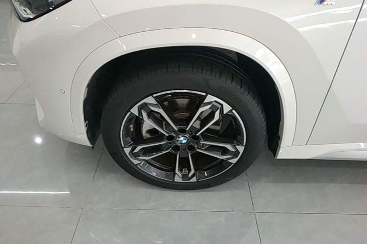 Used BMW X1 2023 sDrive25Li M Sport Package Left Front Wheel Hub
