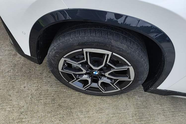 Used BMW X1 2023 sDrive25Li X Design Package Left Front Wheel Hub